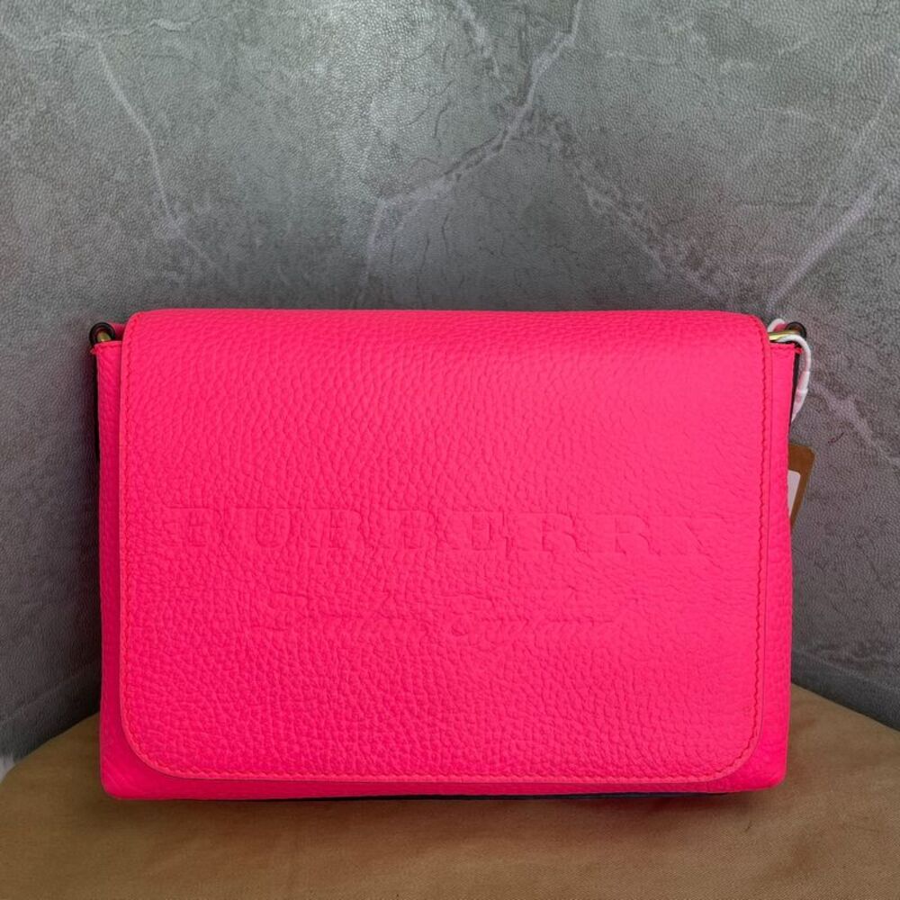 Burberry Women Pre-Loved Bag Very Good Condition
